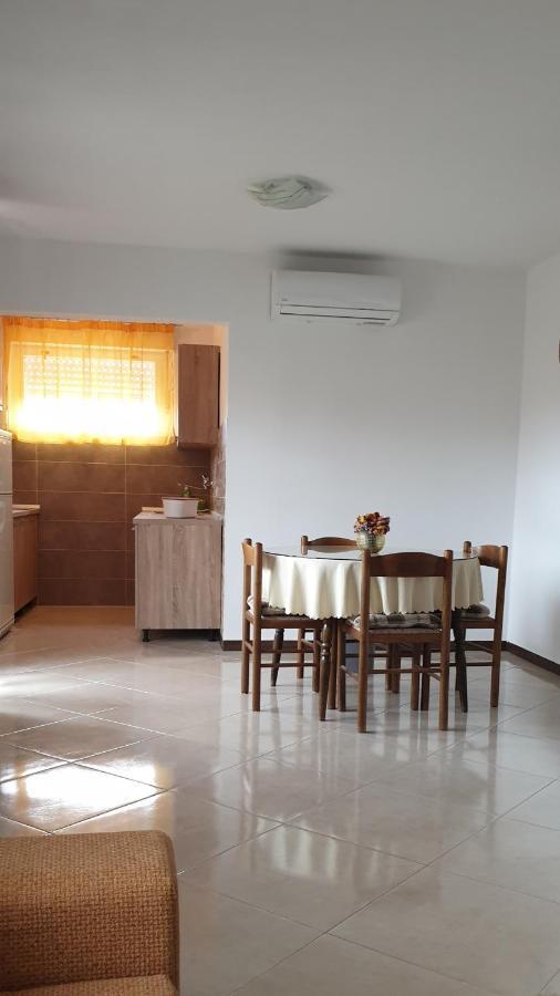 Apartman Lena Póla Kültér fotó