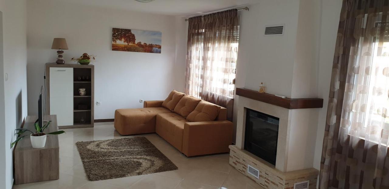 Apartman Lena Póla Kültér fotó